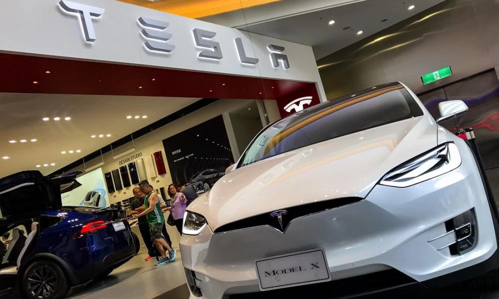 Έλον Μάσκ: «Μπορείτε να αγοράσετε το αγαπημένο σας Tesla με bitcoin»